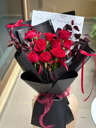 Midnight Red Rose Bouquet (Fresh Flower)