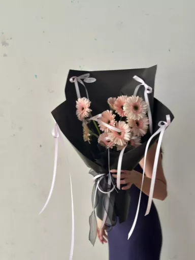 Soft Sunlight Bouquet (Fresh Flower)