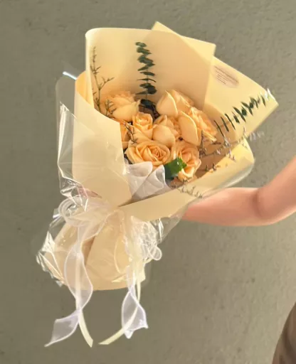 Sunlit Roses (Fresh Flower)