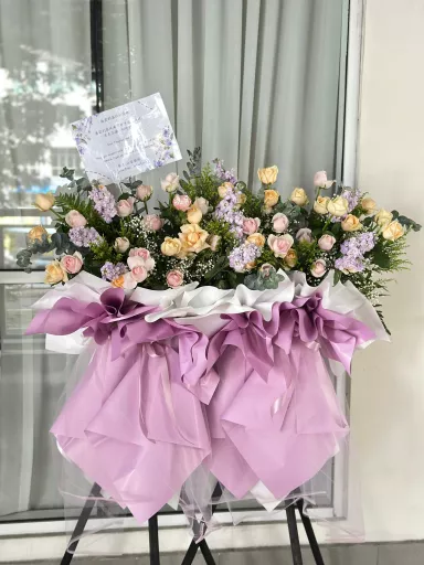 Gentle Blooming Stand (Fresh Flower)