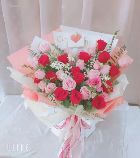 29 STALK ROSA ETERNAL LOVE BOUQUET JB