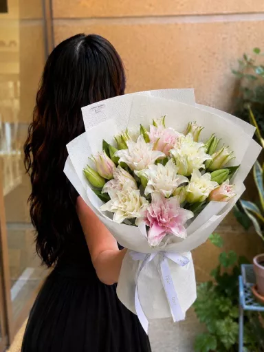 Blush Lily Elegance Bouquet (Fresh Flower)