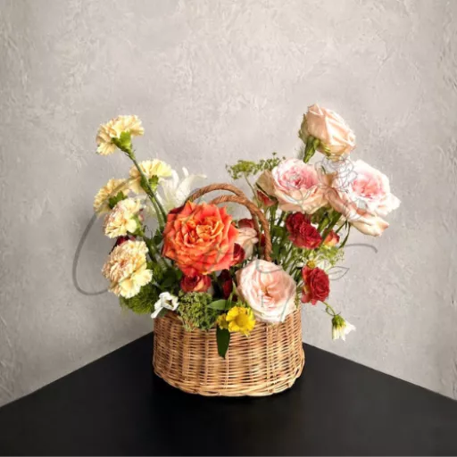 Garden Rose Fresh Flower Basket