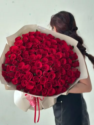 Signature Red Rose Grand Bouquet (Fresh Flower)