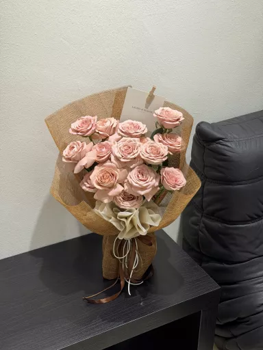 Neutral tones, endless charm. Cappuccino roses ☕🤎