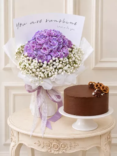 CHOCOLATE INDULGENCE CAKE + BOUQUET | 濃情巧克力蛋糕+花束