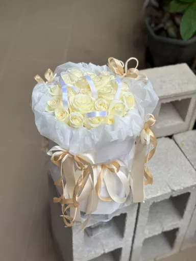 Ivory & Champagne Rose Bouquet （20）(Fresh Flower)