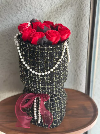 Rouge Élite Bouquet (Soap Flower)