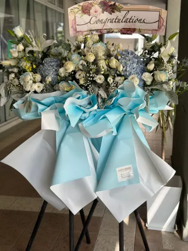 A Mesmerizing Forest-Themed Flower Stand (Fresh Flower)