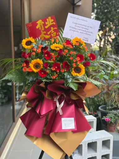 Prosperous Radiance Grand Blooms Stand (Fresh Flower)